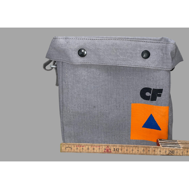 Gr skuldertaske i kraftig lrred - ex. CF.
