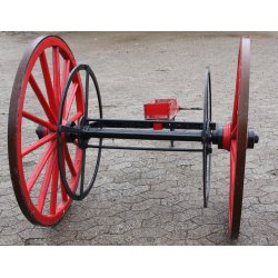 Brandvsen : Antik slangevogn med jernbeslede trhjul (108 cm)