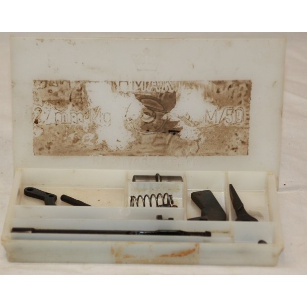 Tungt maskingev�r M/50 - Reservedels�ske med indhold