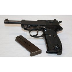 Walther P1 pistol