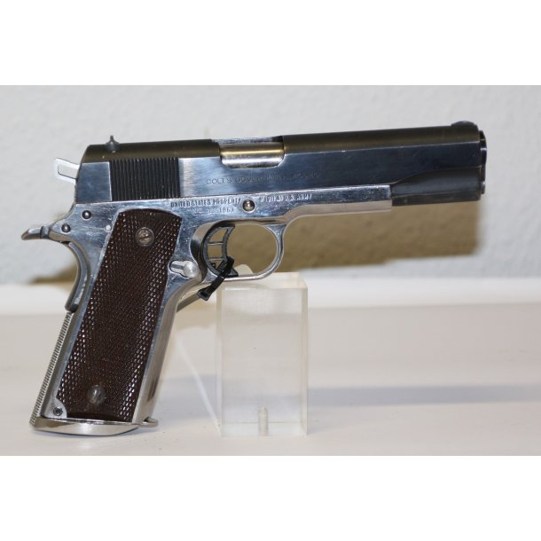 Colt 1911A1 pistol modified to 9 mm