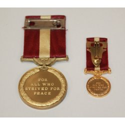 PEACE MEDAL - 1945 A TIME FOR PEACE
