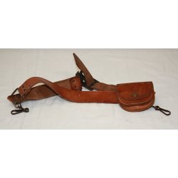 Det Danske Spejderkorps: Blte i brunt lder med spnde og taske