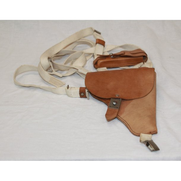 �sttysk NVA skulderhylster M74, original