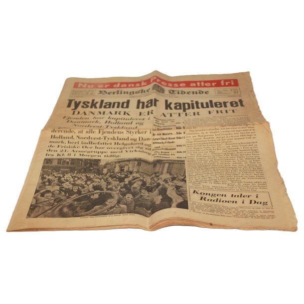 Original udgave af Berlingske Tidende dateret l�rdag den 5. maj 1945.