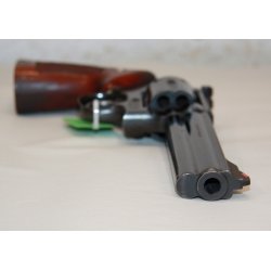 Smith &amp; Wesson model 586 revolver