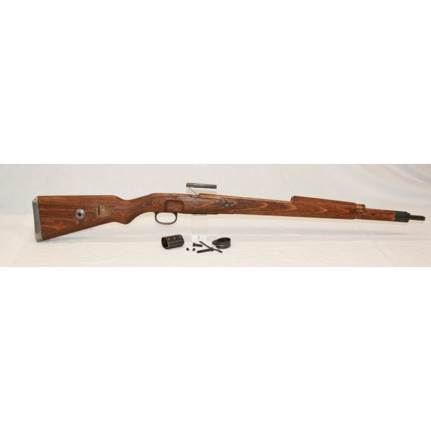 Mauser 98 K Schaft Kplt. mit Handschutz, Kolbenkappe, Magazinkasten u.a.