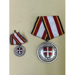 Mindemedalje Tyskland 1947-1958 og miniature (2)