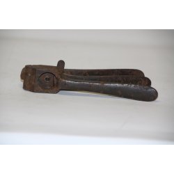 Reloading tool : for removal of primers