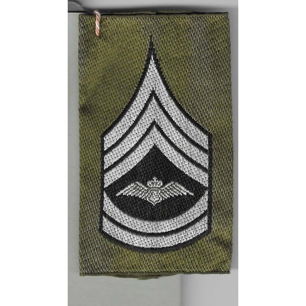 Flyvebbnet skuldersljfe, Oversergent