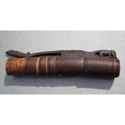 Afrika: K&ouml;cher f&uuml;r Pile zu Blasrohr