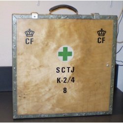 PLYFA KUFFERT - CF sanitetskuffert model 1966 med indhold