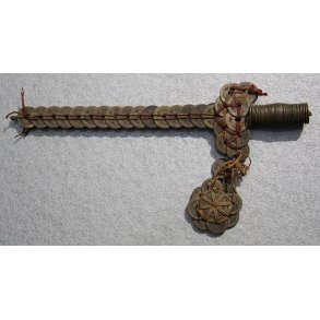 Kina: Schwert aus Münzen